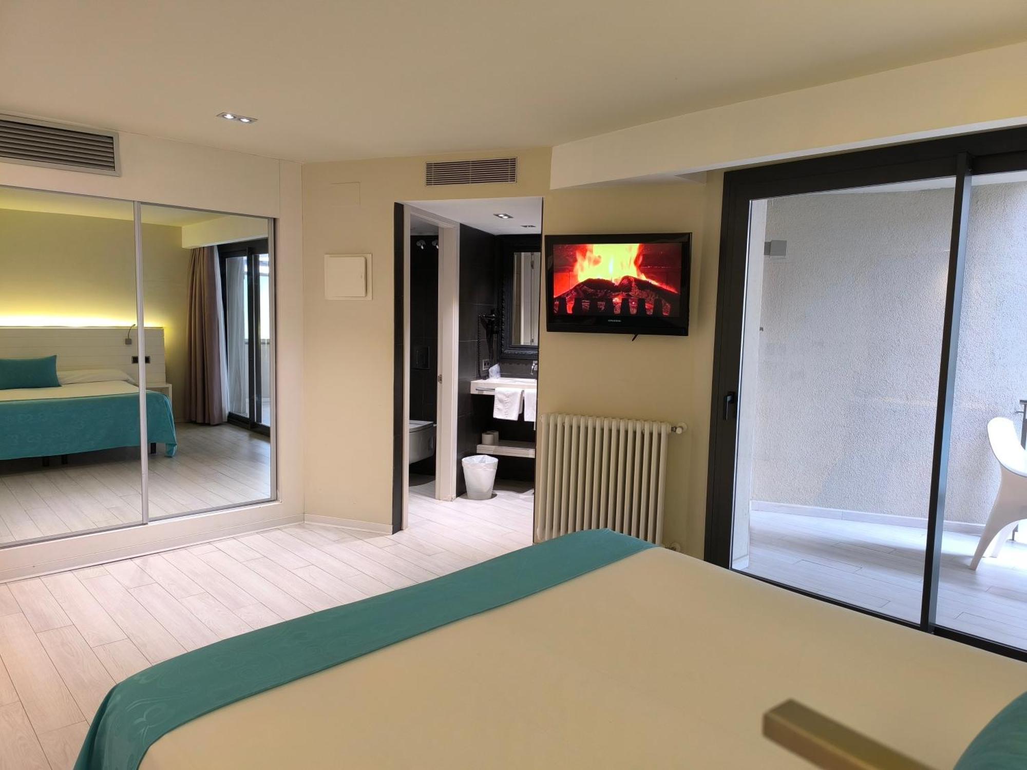 Hotel Spa La Terrassa Платжа-д'Ару Екстер'єр фото