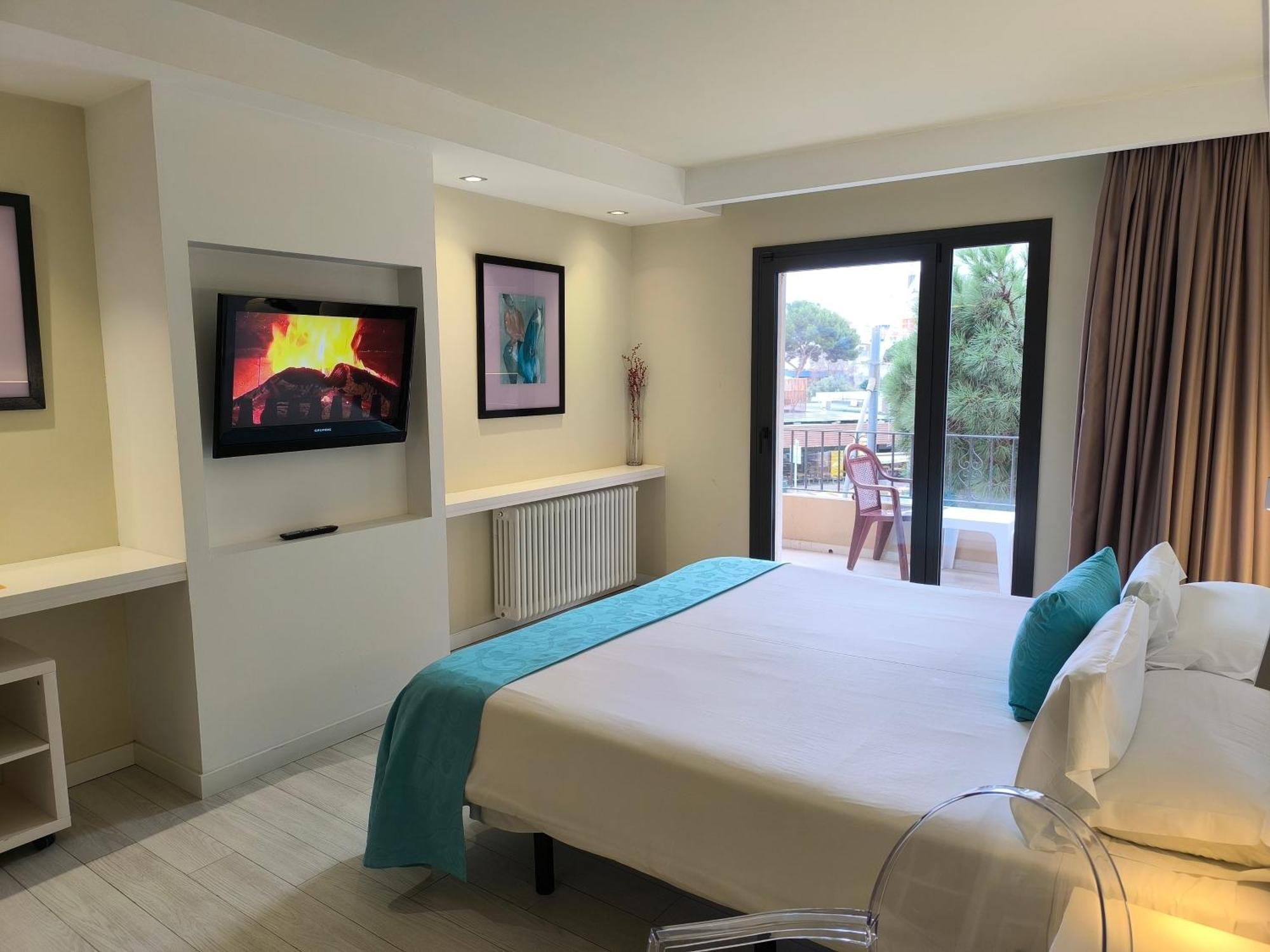 Hotel Spa La Terrassa Платжа-д'Ару Екстер'єр фото