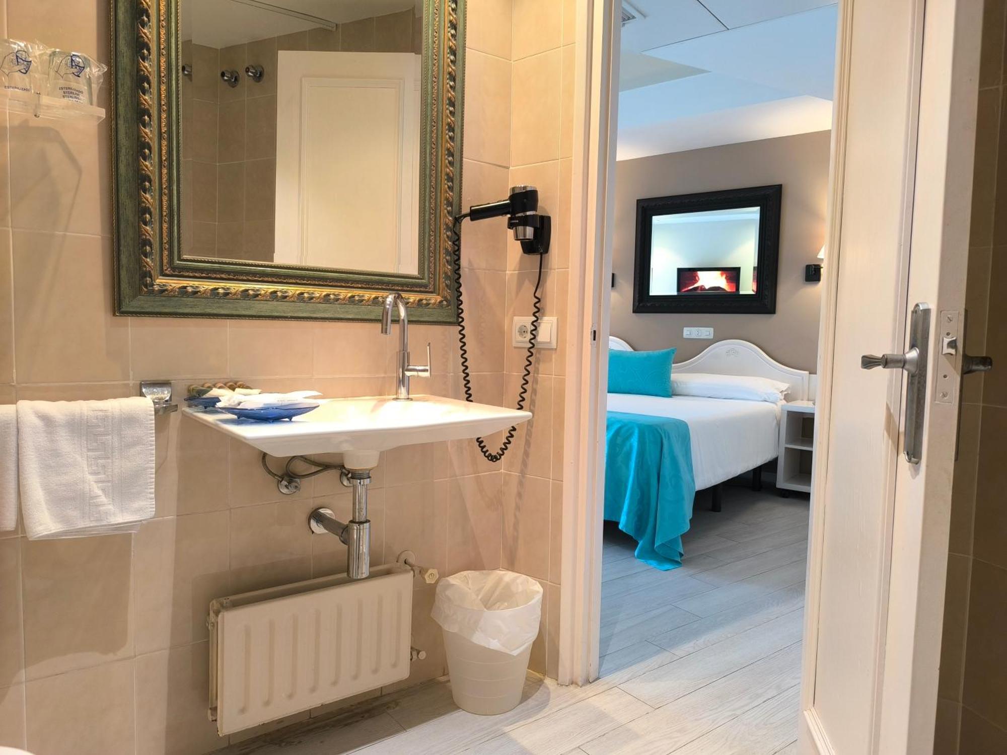 Hotel Spa La Terrassa Платжа-д'Ару Екстер'єр фото